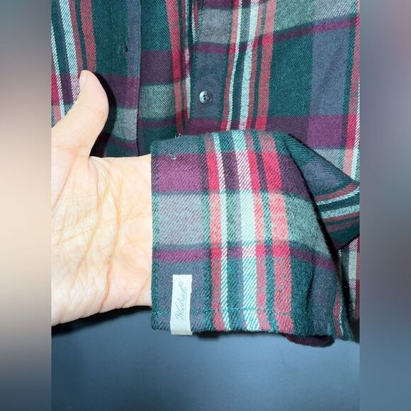 Woolrich Women’s Cotton Plaid Button Down Long sleeve Shirt Size L EUC Holiday - Picture 4 of 8